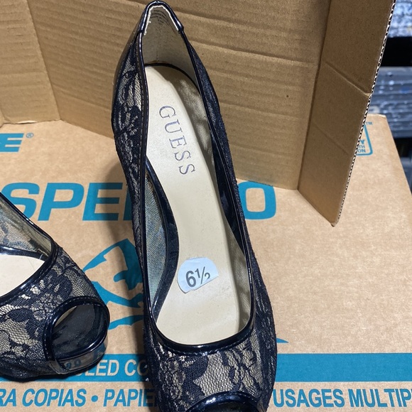 Guess black heels size 6 and 1/2 - Picture 2 of 5